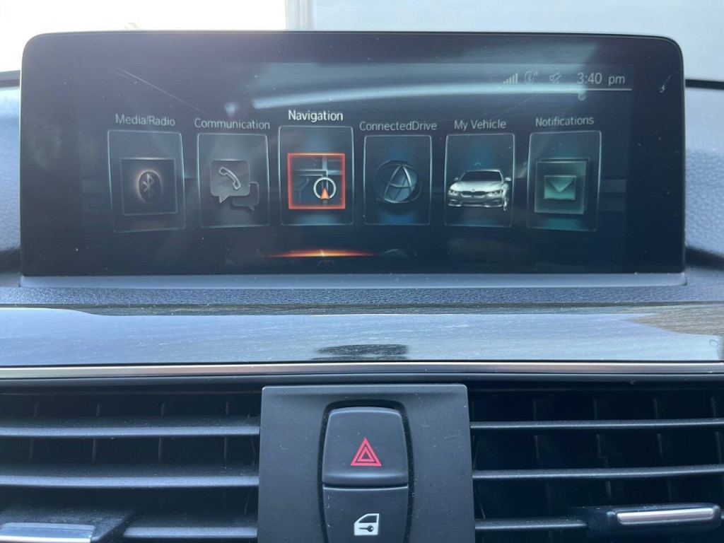 2017 BMW 3 Series Image 37