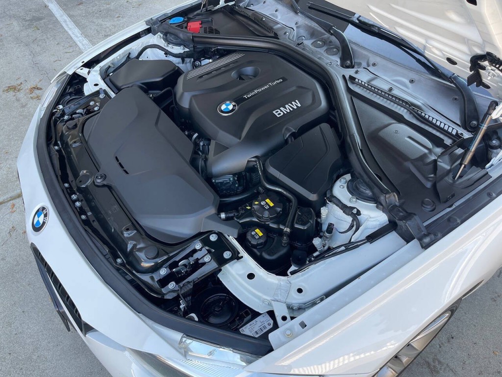 2017 BMW 3 Series Image 44