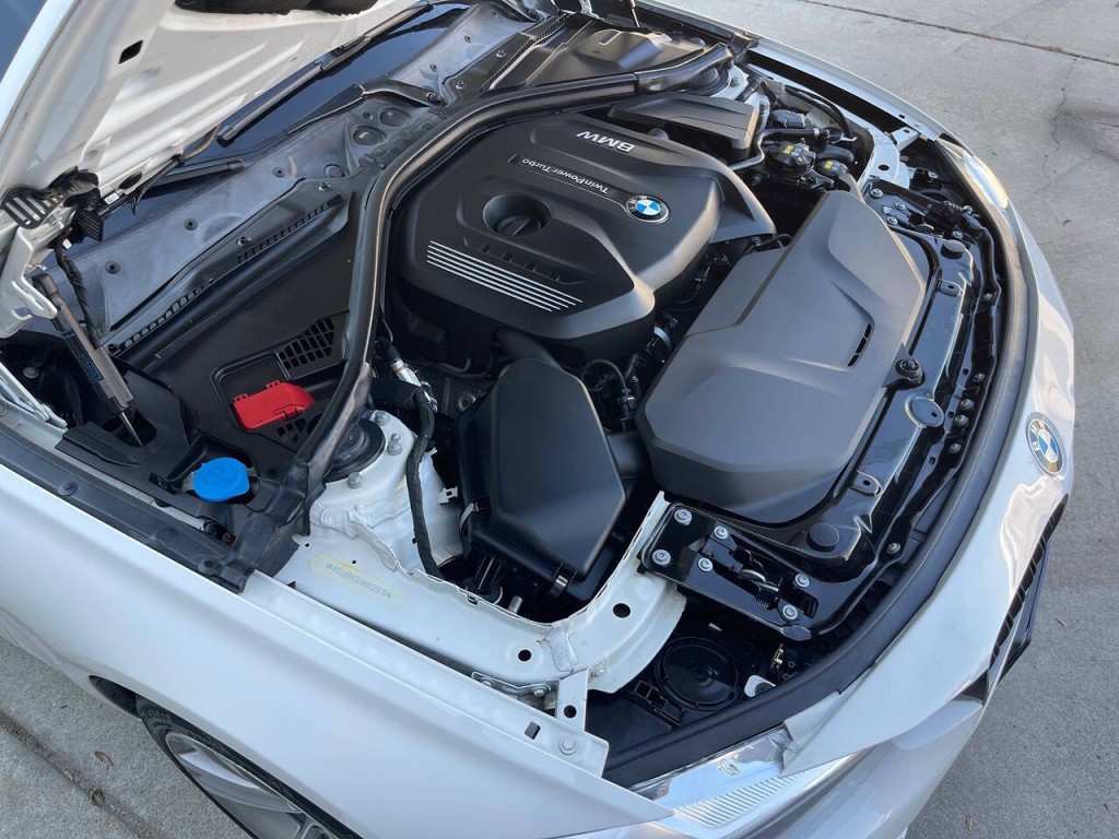 2017 BMW 3 Series Image 45