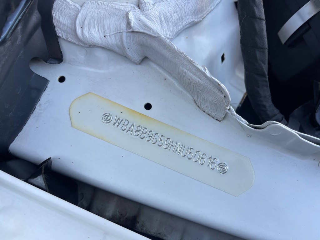 2017 BMW 3 Series Image 47