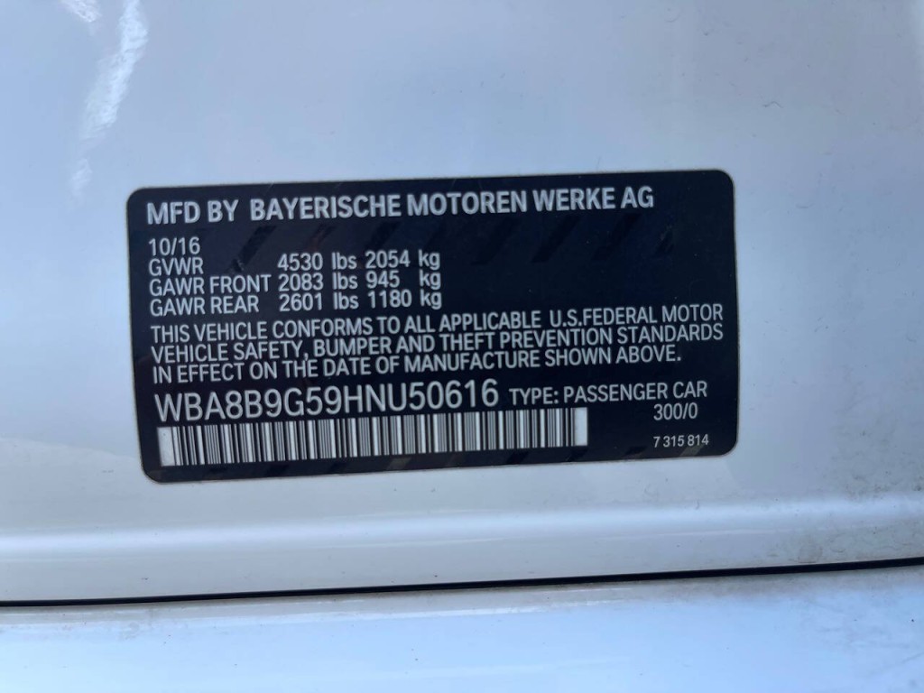 2017 BMW 3 Series Image 49