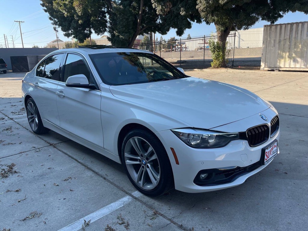 2017 BMW 3 Series Image 52