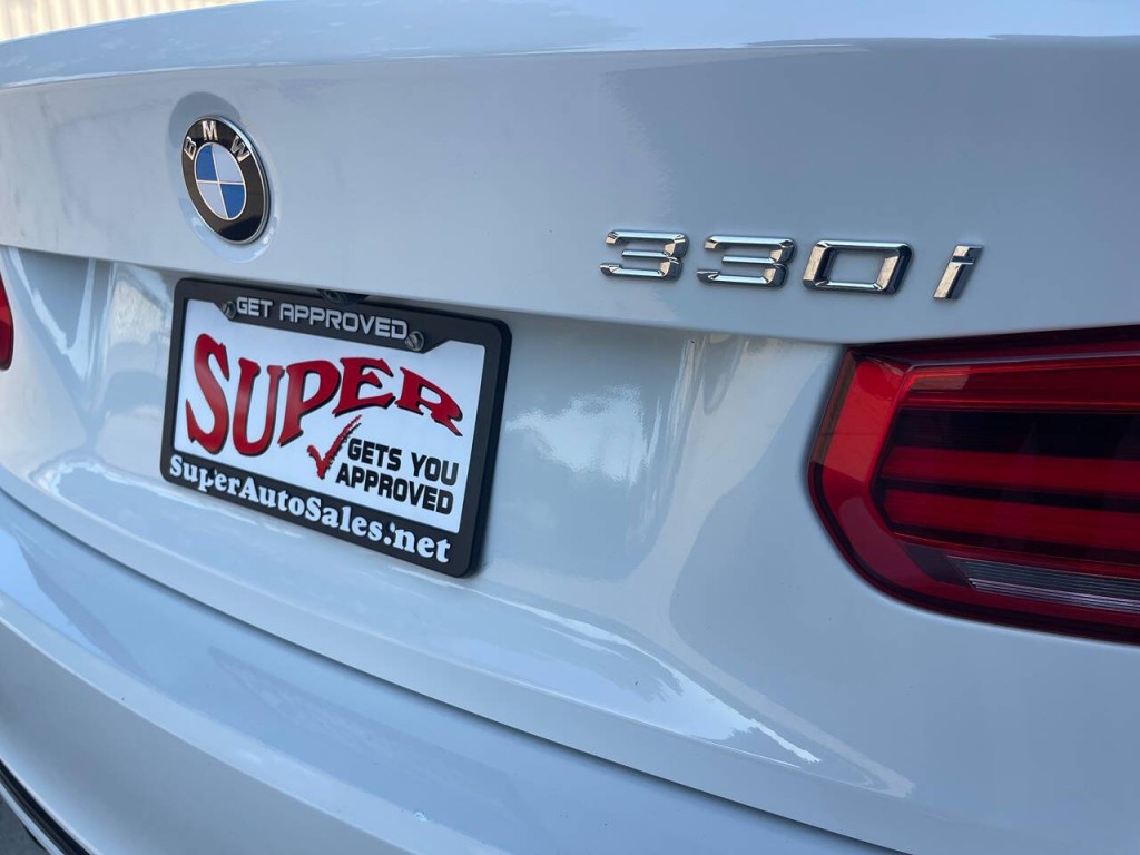 2017 BMW 3 Series Image 59