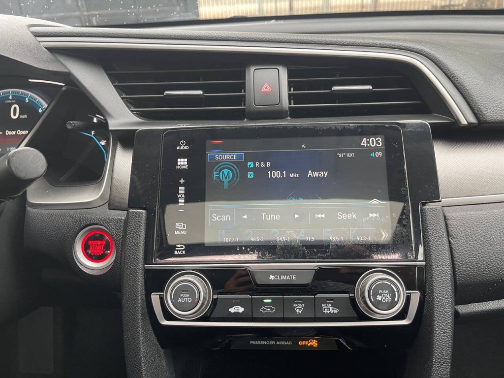 2017 Honda Civic Image 21