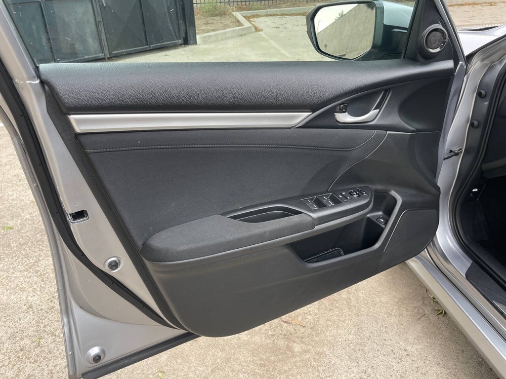 2017 Honda Civic Image 35