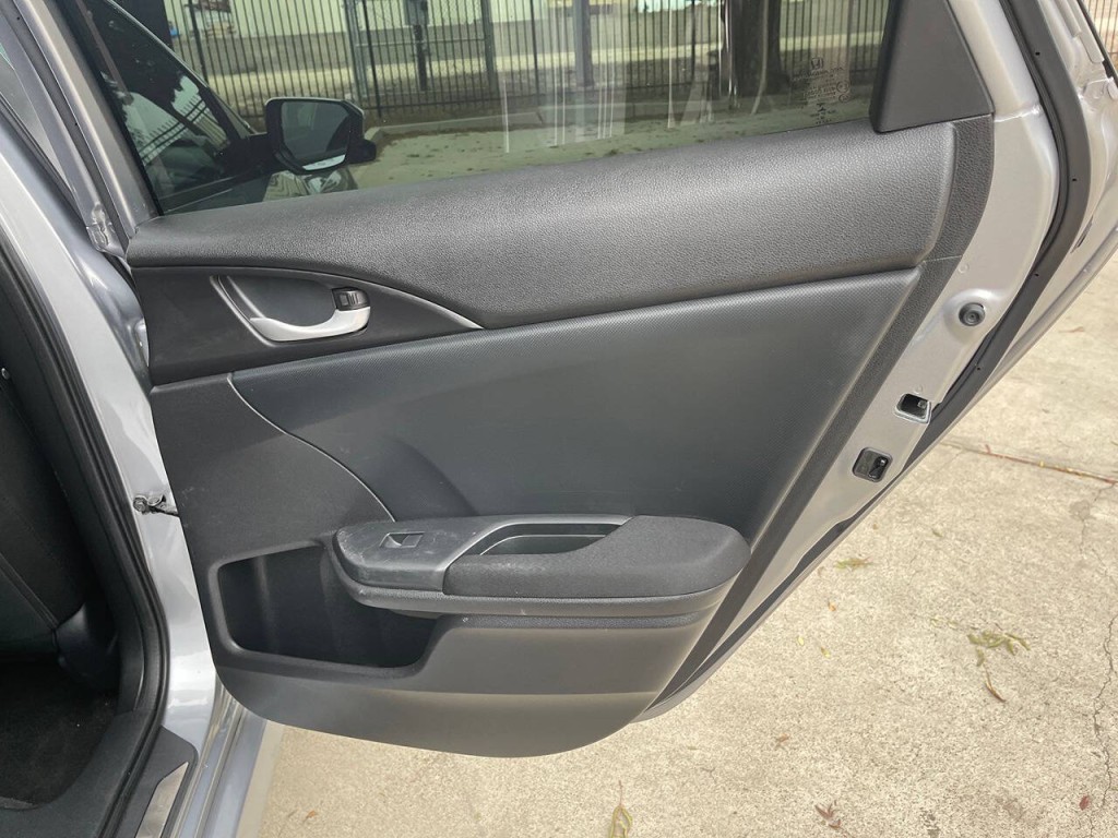 2017 Honda Civic Image 37