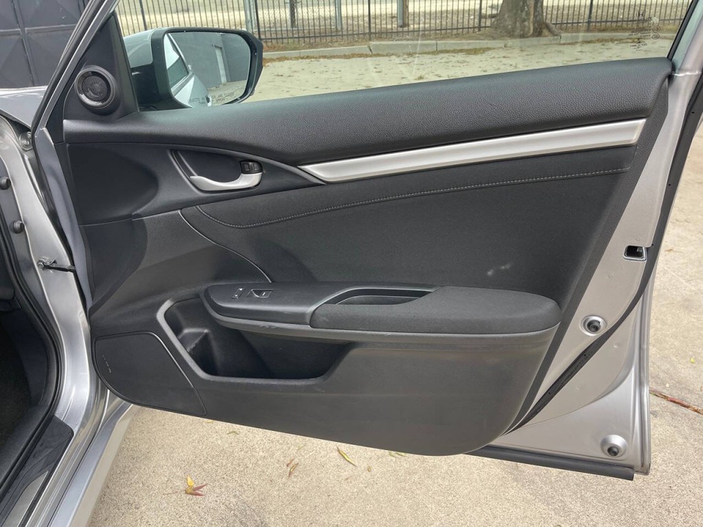 2017 Honda Civic Image 38