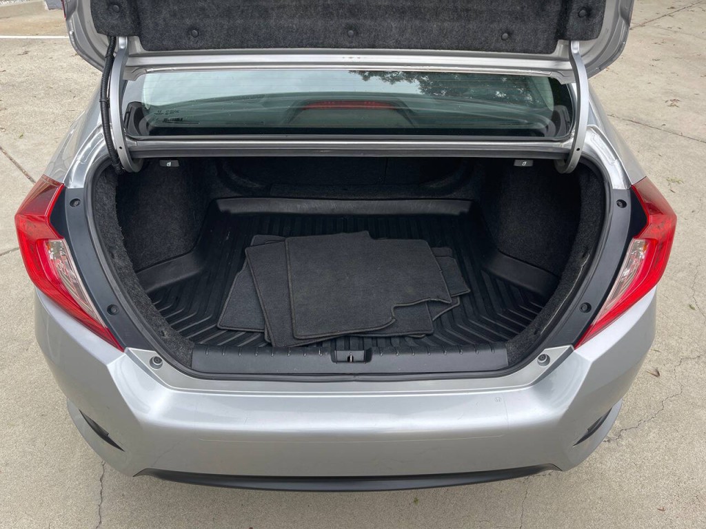 2017 Honda Civic Image 39