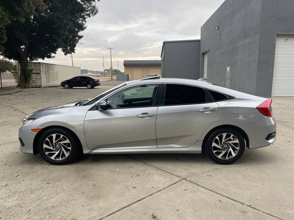 2017 Honda Civic Image 57