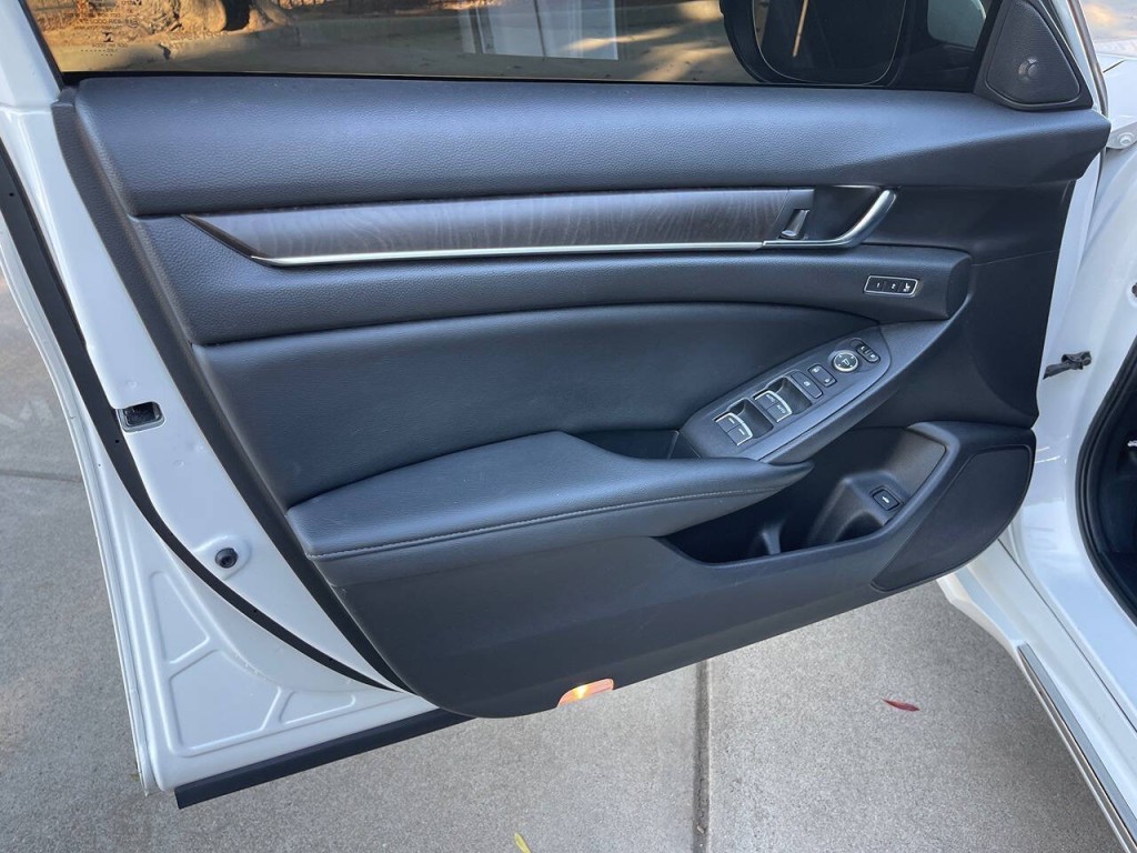 2020 Honda Accord Image 42