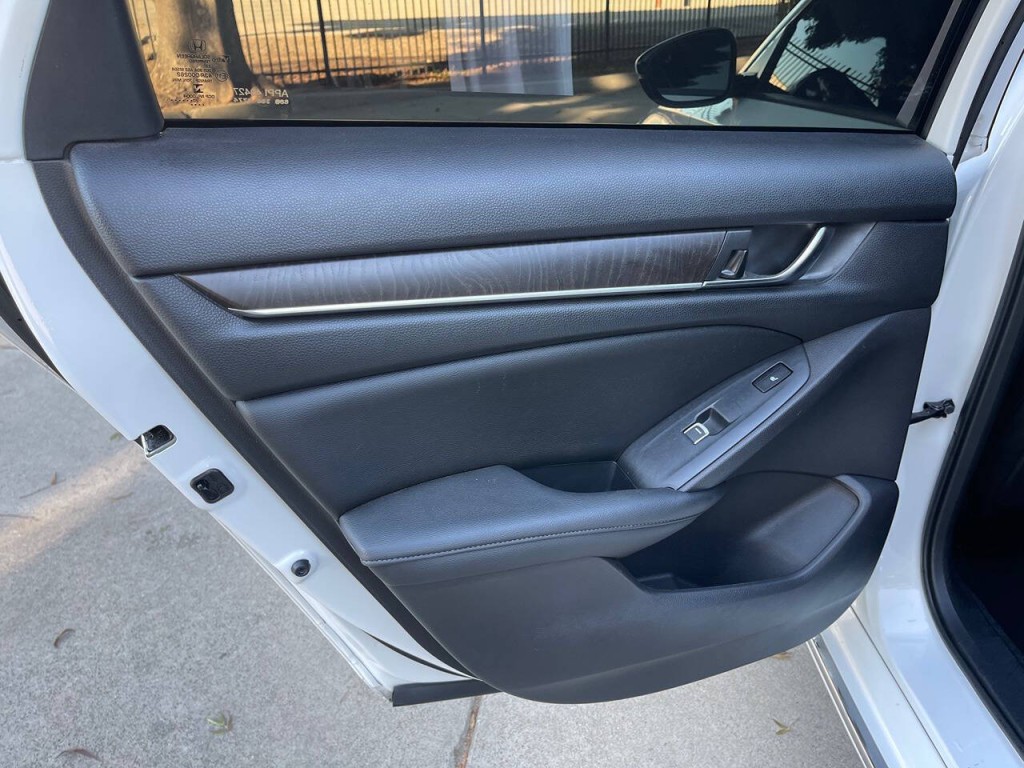 2020 Honda Accord Image 43