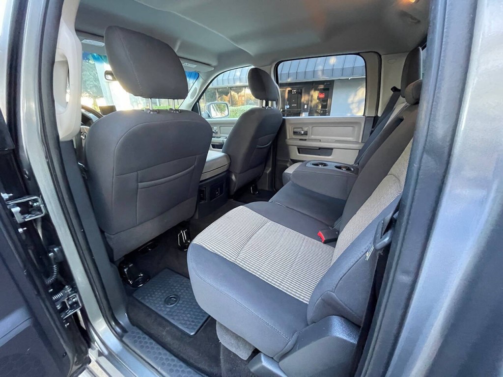 2011 RAM 1500 Image 32