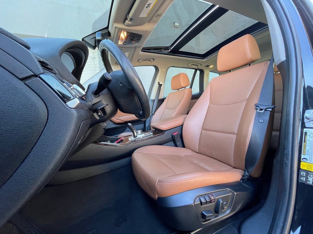 2017 BMW X3 Image 12