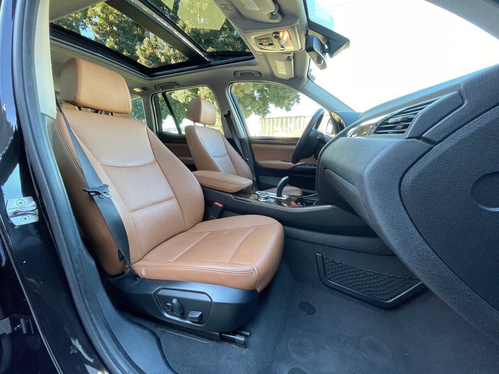 2017 BMW X3 Image 13