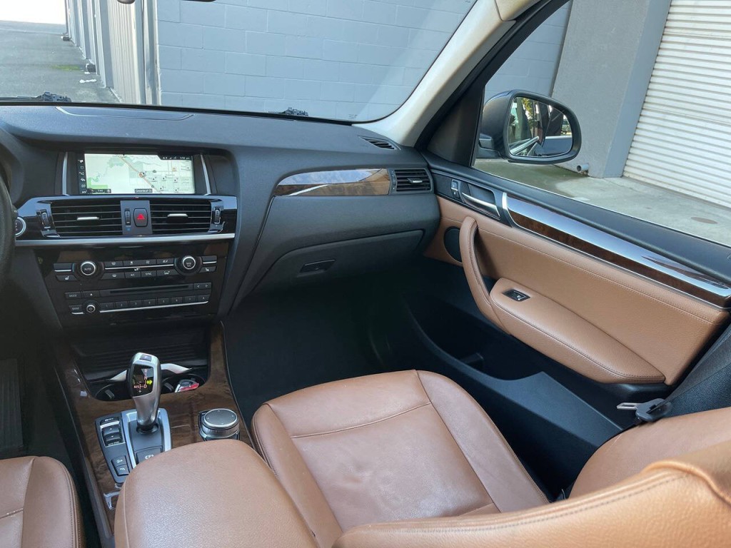 2017 BMW X3 Image 17