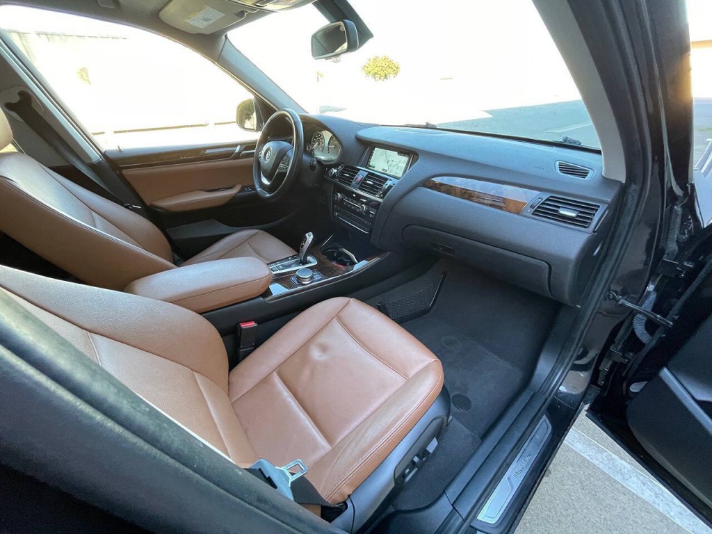 2017 BMW X3 Image 30