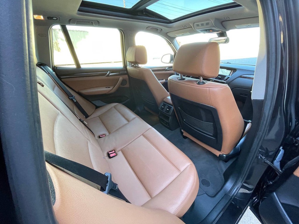 2017 BMW X3 Image 32