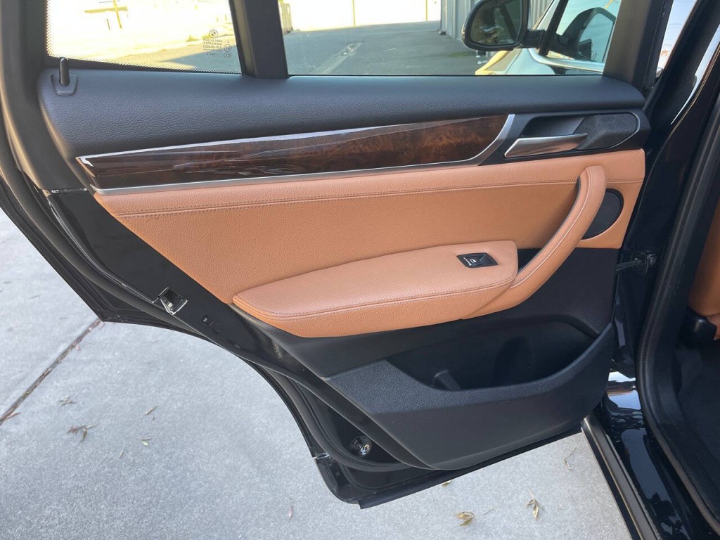 2017 BMW X3 Image 39