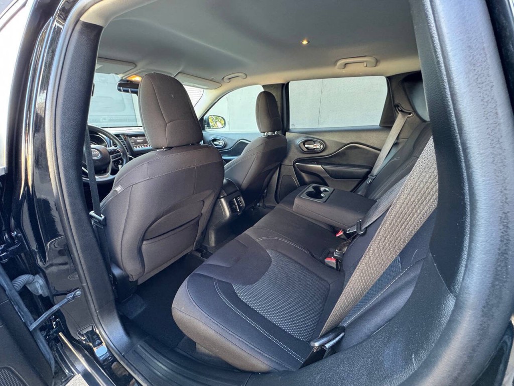 2019 Jeep Cherokee Image 14