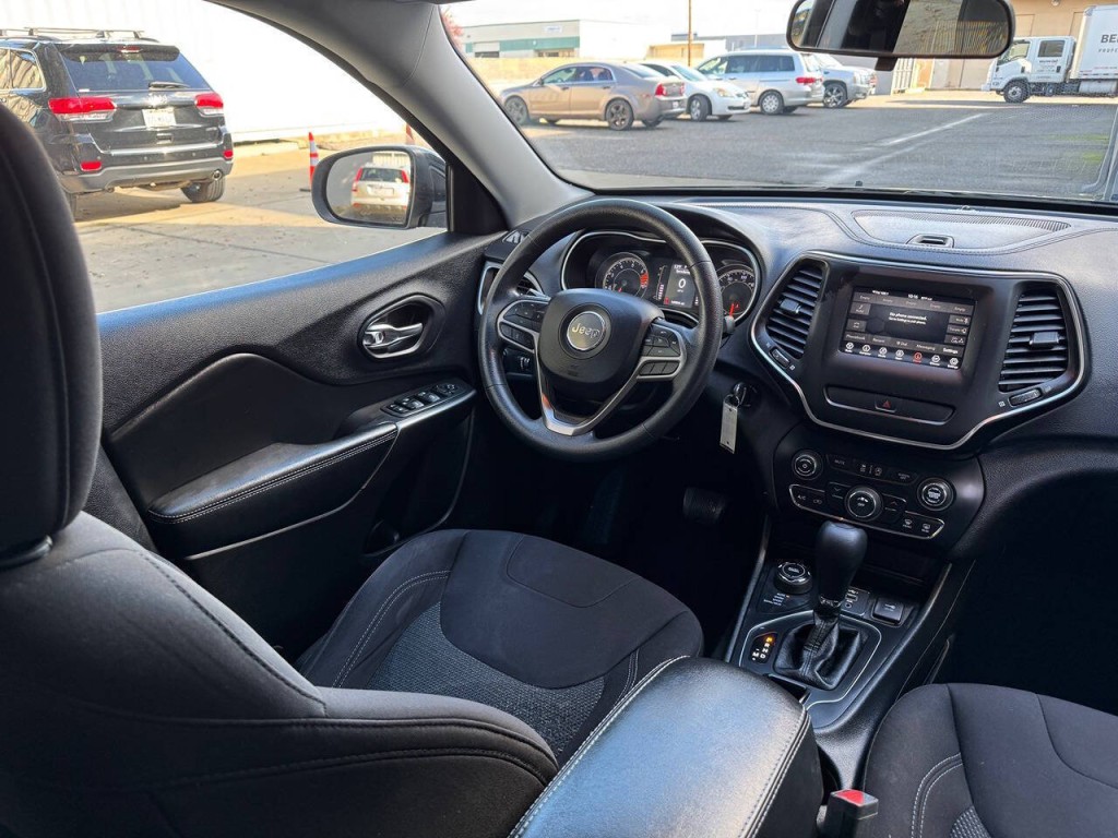 2019 Jeep Cherokee Image 15
