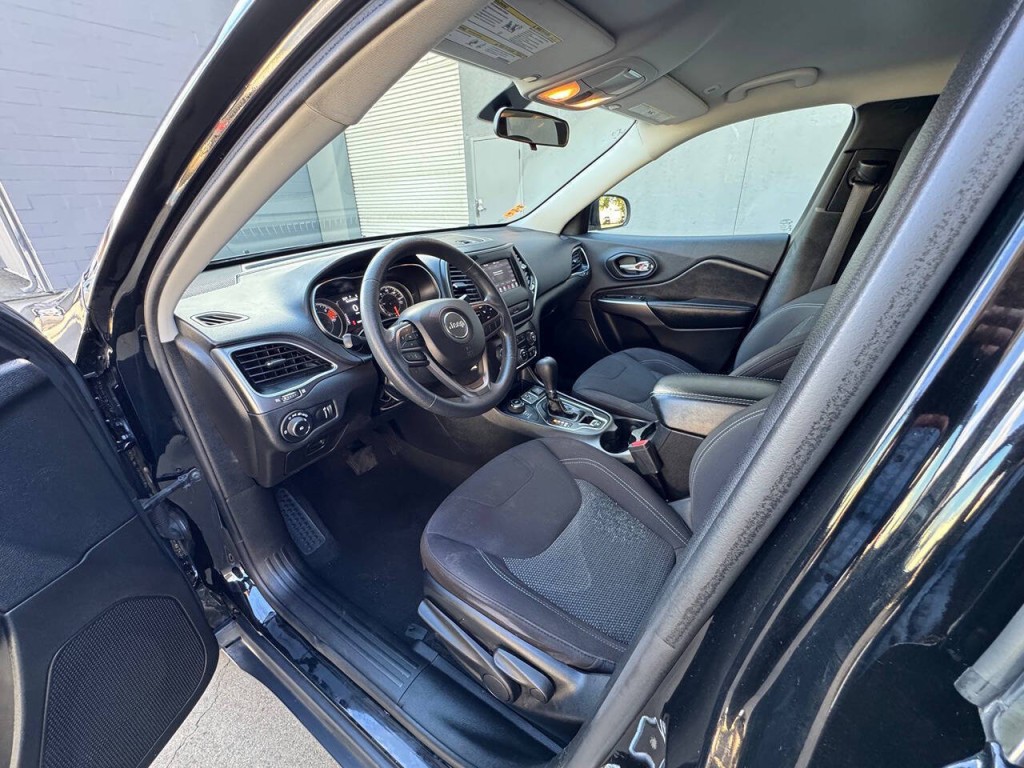 2019 Jeep Cherokee Image 29