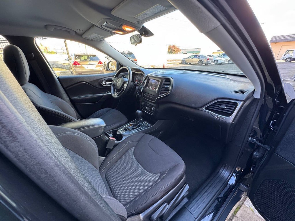 2019 Jeep Cherokee Image 30