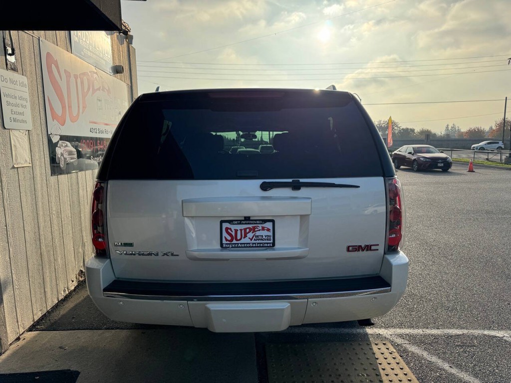 2012 GMC Yukon Image 10