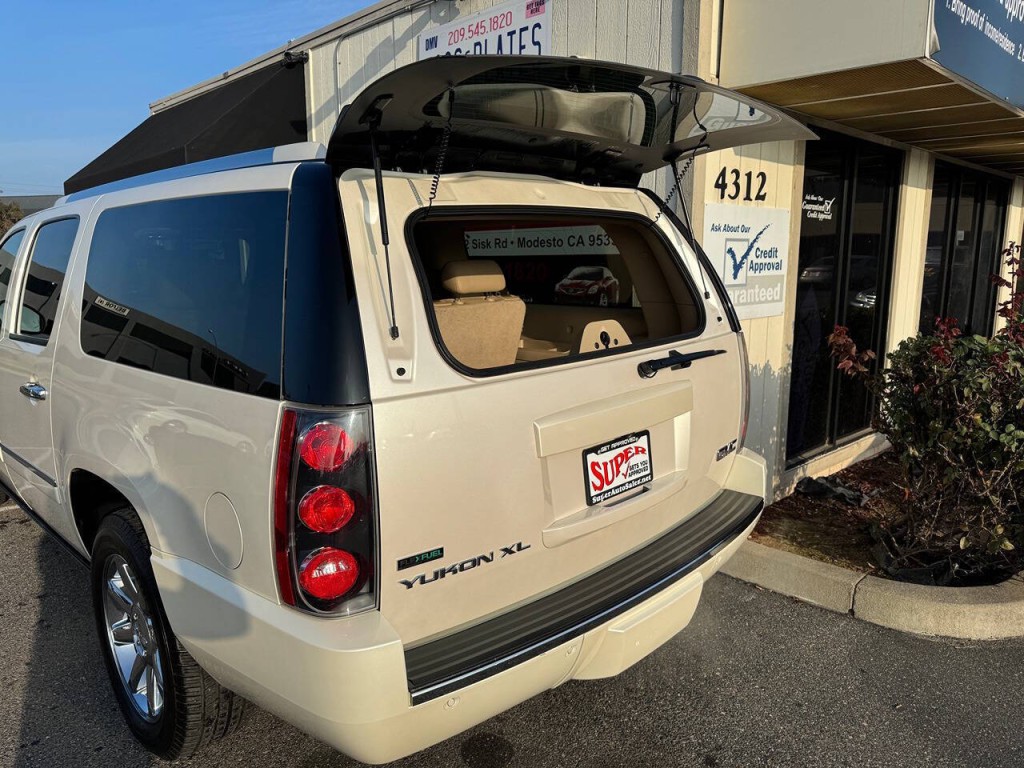 2012 GMC Yukon Image 11