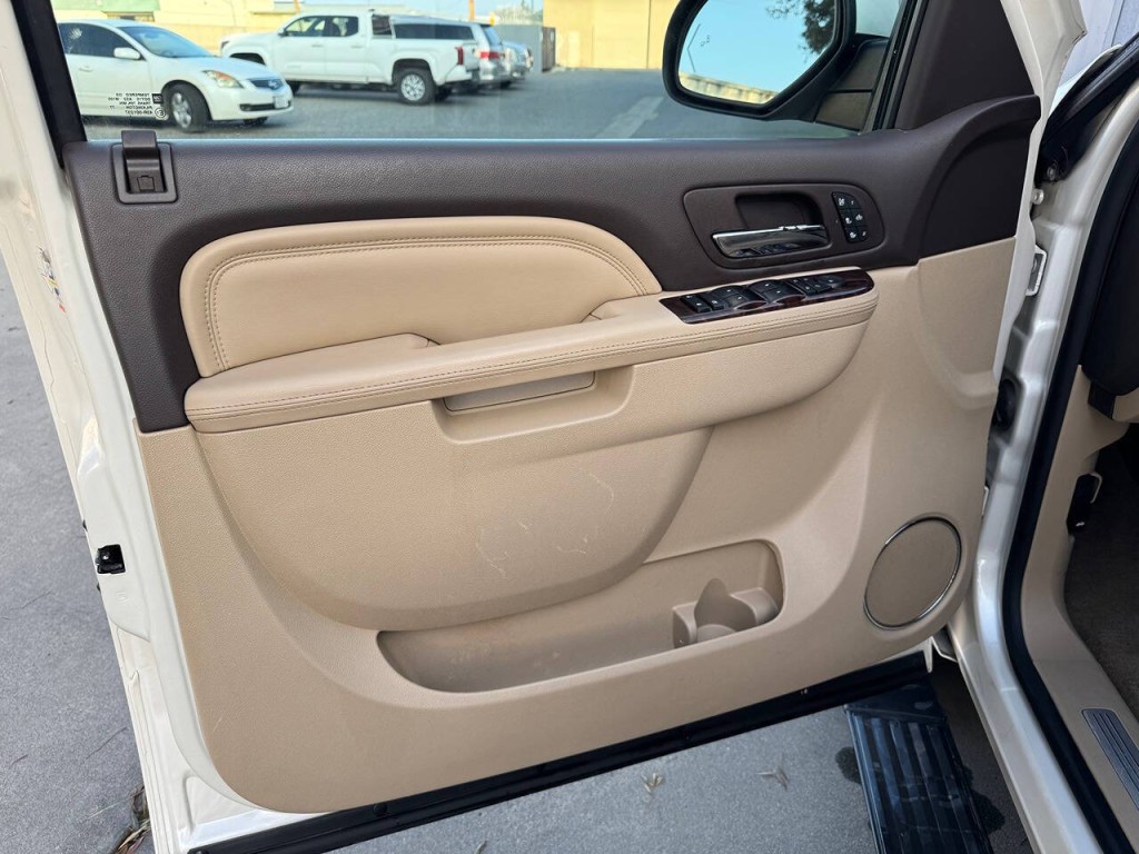 2012 GMC Yukon Image 41