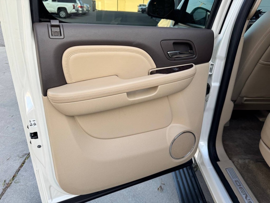 2012 GMC Yukon Image 42