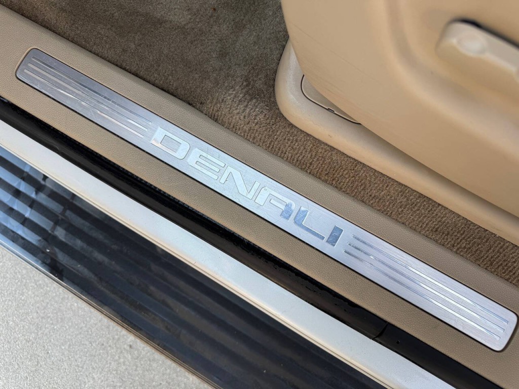 2012 GMC Yukon Image 56