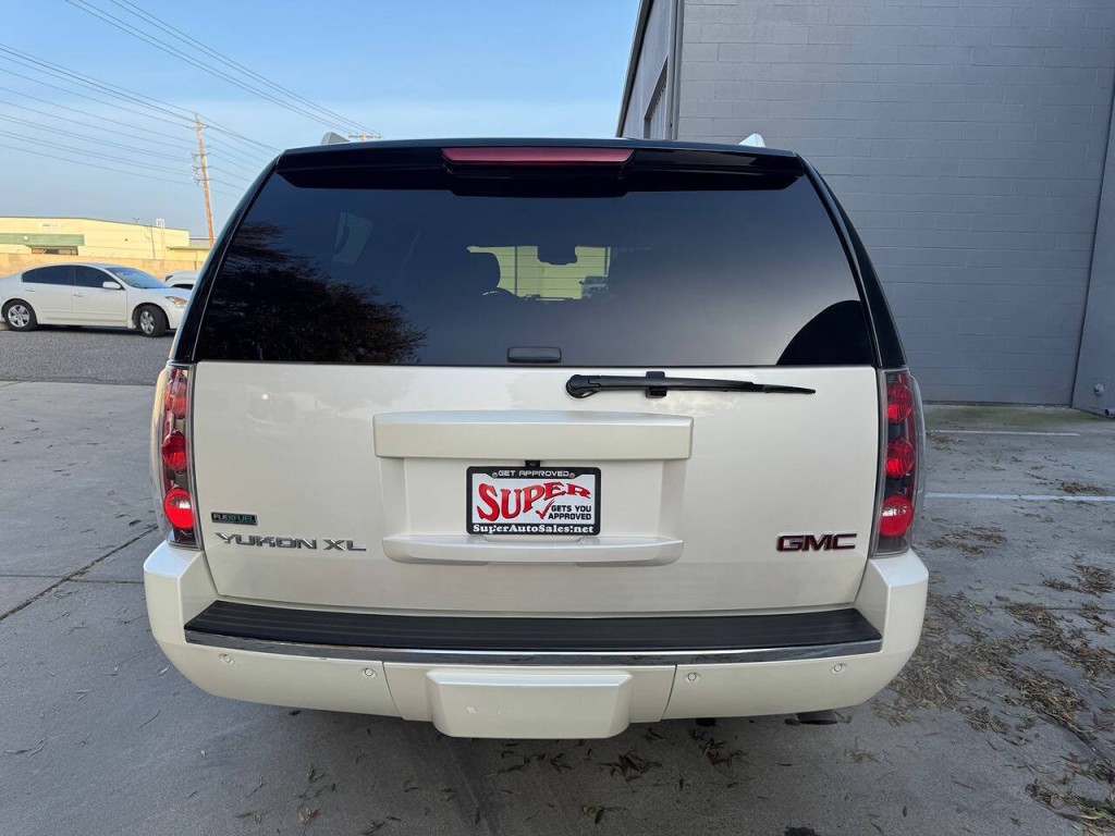 2012 GMC Yukon Image 62
