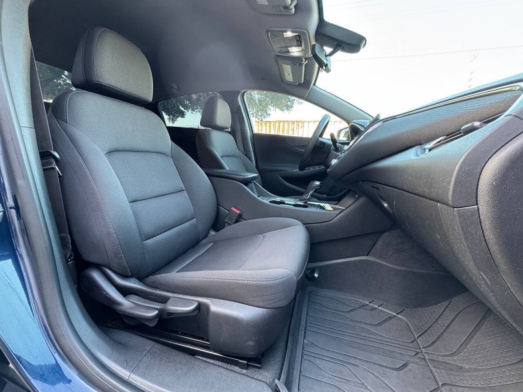 2019 Chevrolet Malibu Image 12
