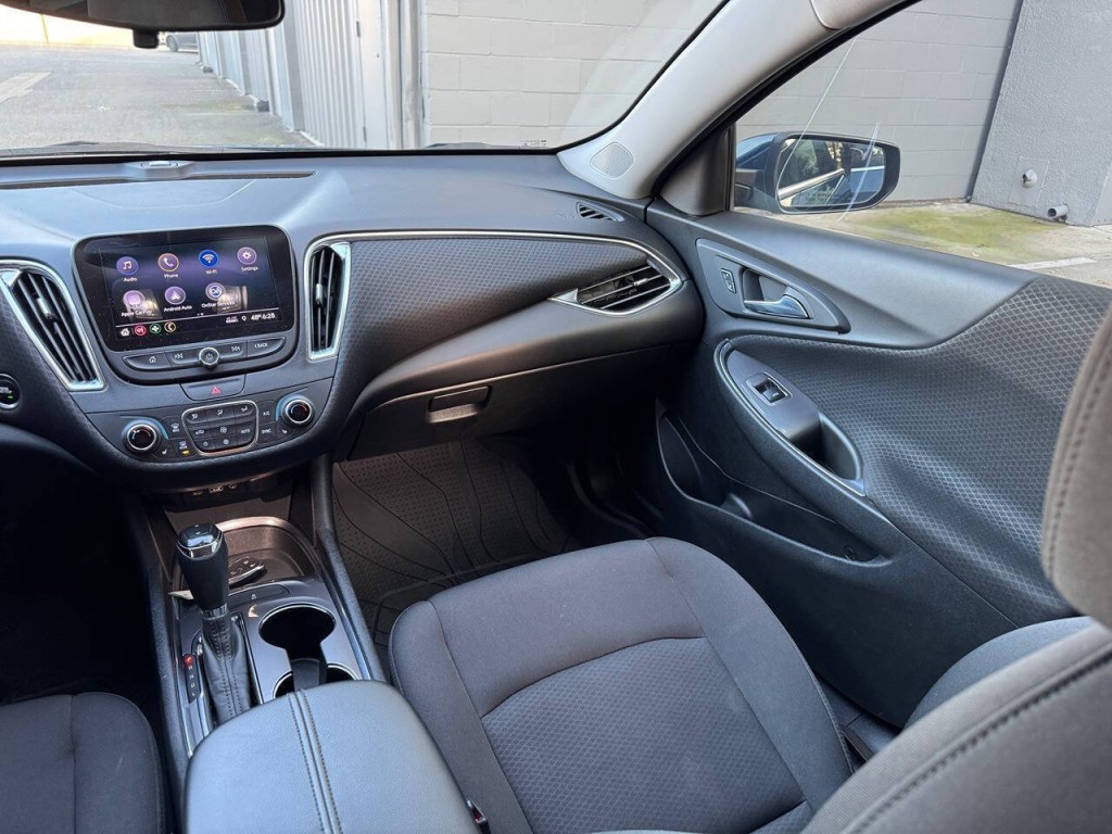 2019 Chevrolet Malibu Image 16