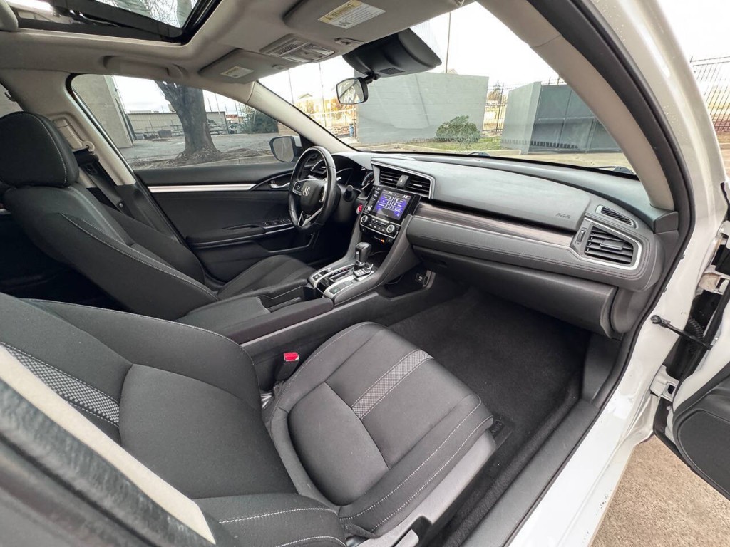 2021 Honda Civic Image 30