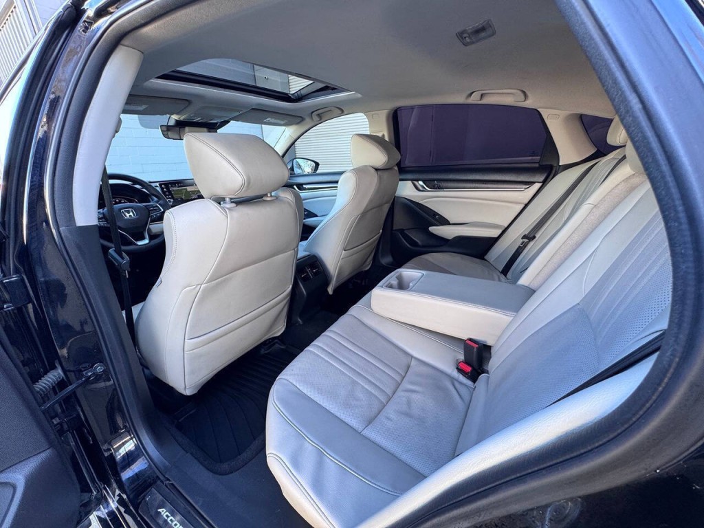 2018 Honda Accord Image 13