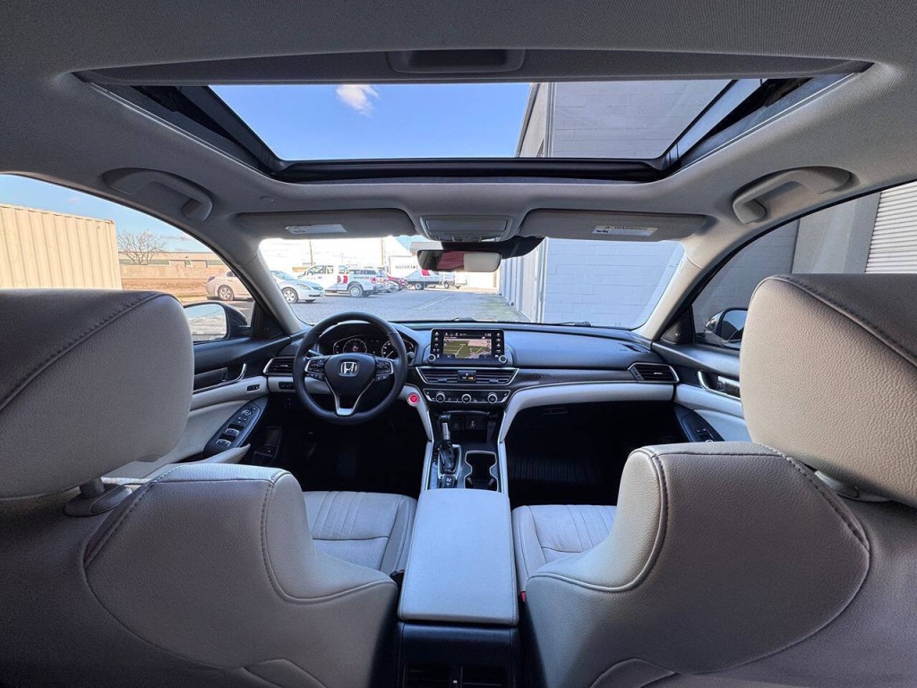 2018 Honda Accord Image 17