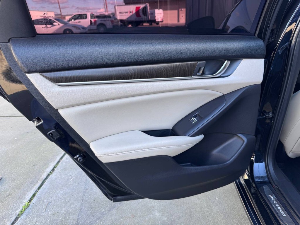 2018 Honda Accord Image 37
