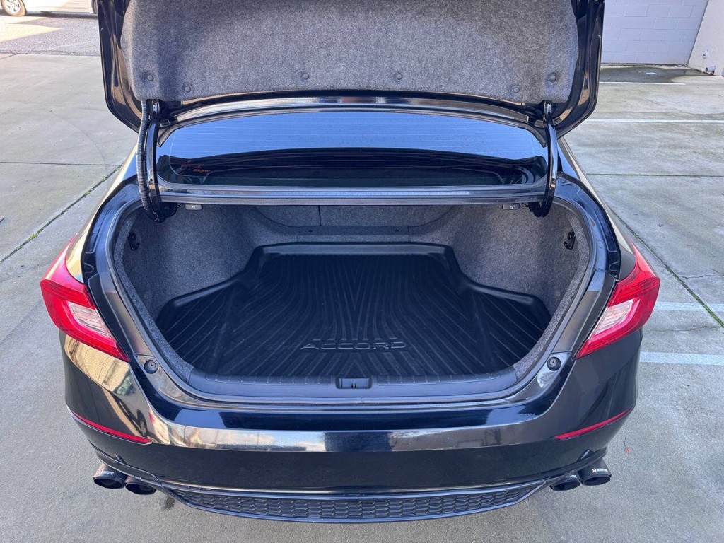 2018 Honda Accord Image 40