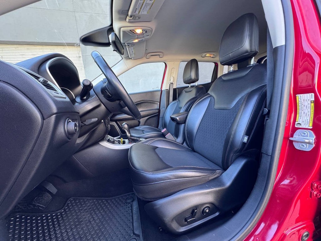 2019 Jeep Compass Image 12