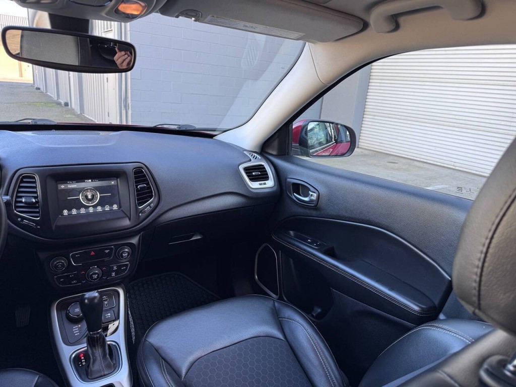 2019 Jeep Compass Image 17