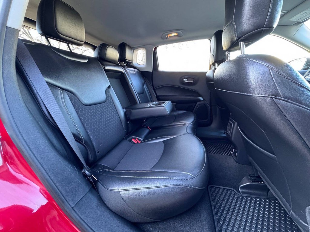 2019 Jeep Compass Image 32