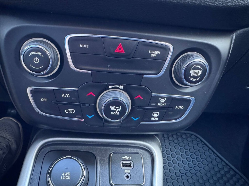 2019 Jeep Compass Image 38