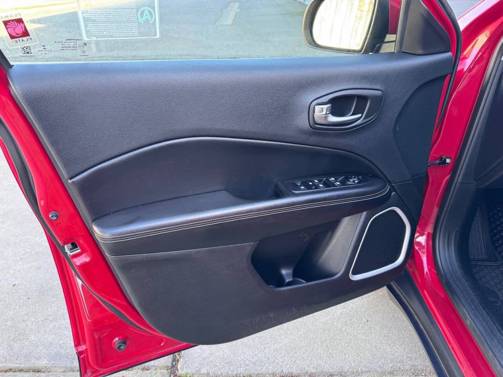 2019 Jeep Compass Image 39