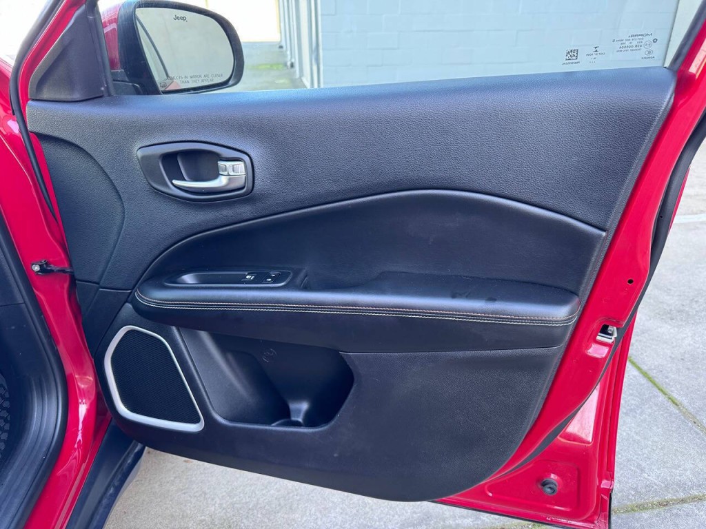 2019 Jeep Compass Image 40