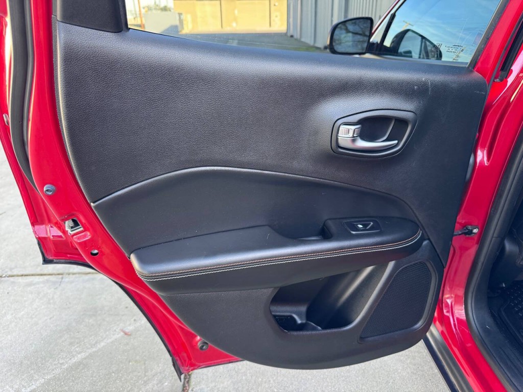 2019 Jeep Compass Image 41