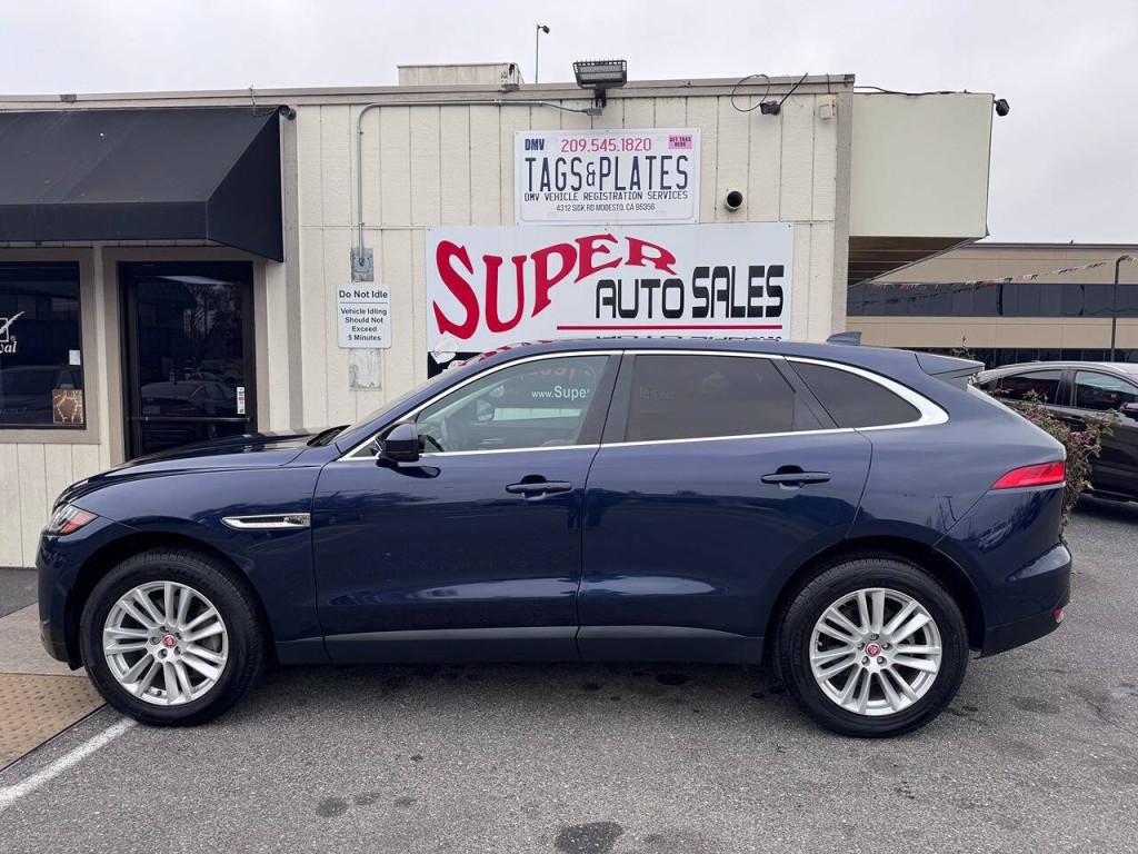 2017 Jaguar F-PACE Image 8