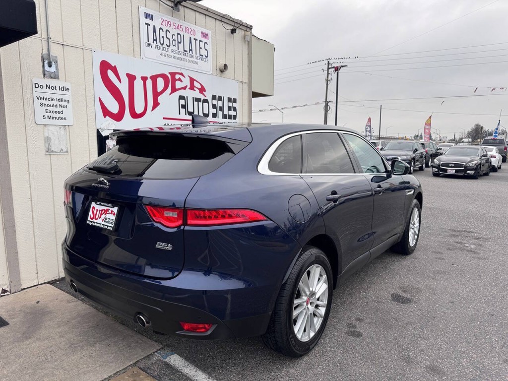 2017 Jaguar F-PACE Image 9