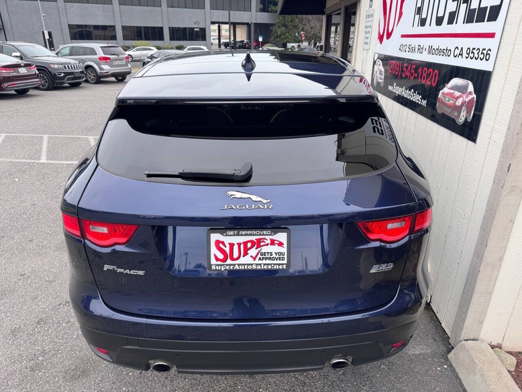 2017 Jaguar F-PACE Image 28