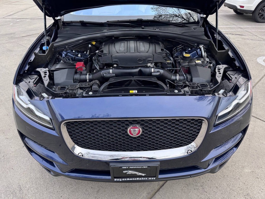 2017 Jaguar F-PACE Image 49